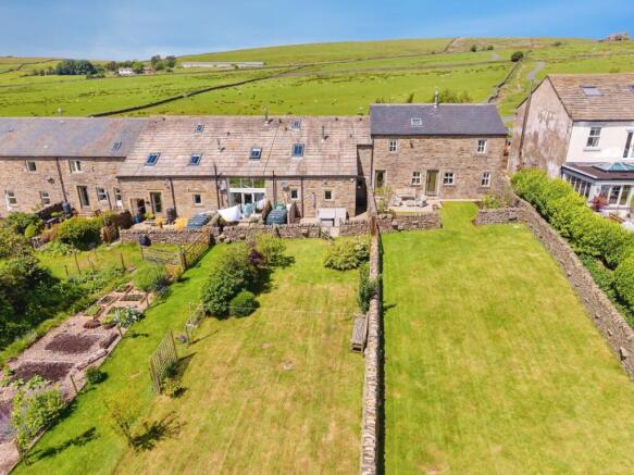 3 bed Terraced for sale Image 11