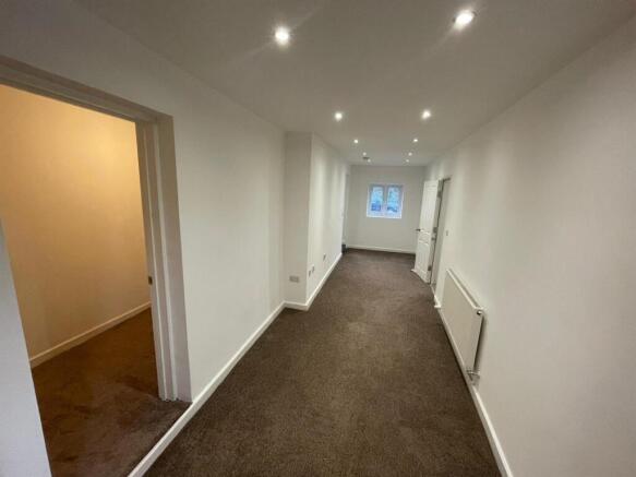 2 bed Flat to rent Image 8