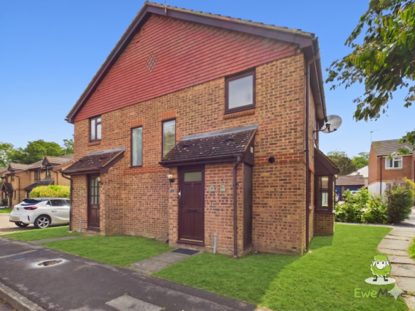 EweMove Estate Agents Basingstoke - Great Oaks Cha