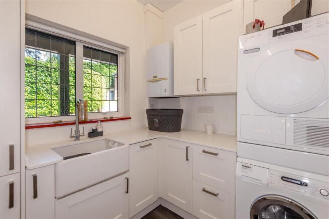 8648587-interior15.jpg