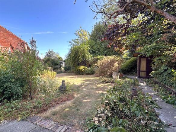 Private & Established Garden 380