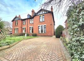 32, Heathville Road, Gloucester GL1 3DS