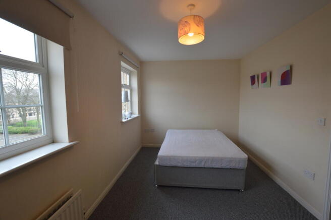 2 bed Apartment to rent Image 4