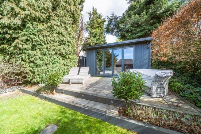 GARDEN ROOM