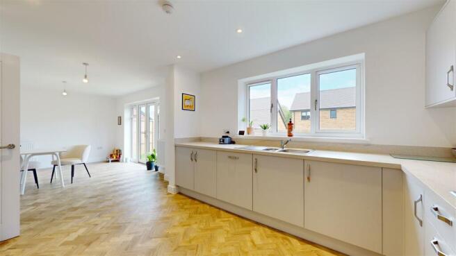 KITCHEN/DINING ROOM