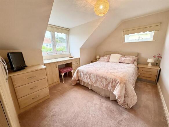 9. bed2.jpg