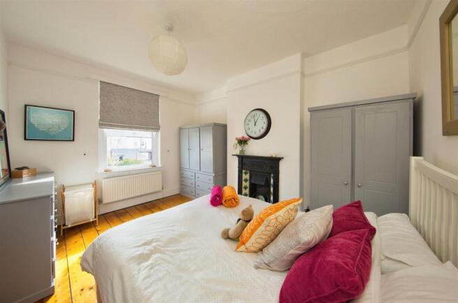 14 Stallcourt Av. 0305.jpg