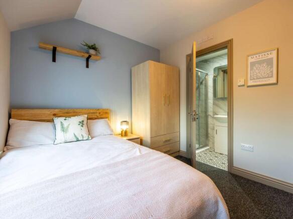 Room 5 (2).jpg