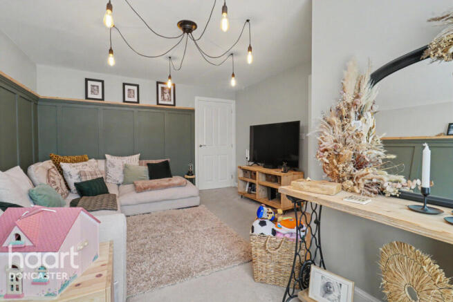 3 bed Semi-Detached for sale Image 7