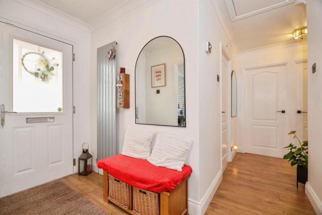 4 bed Detached Bungalow for sale Image 10