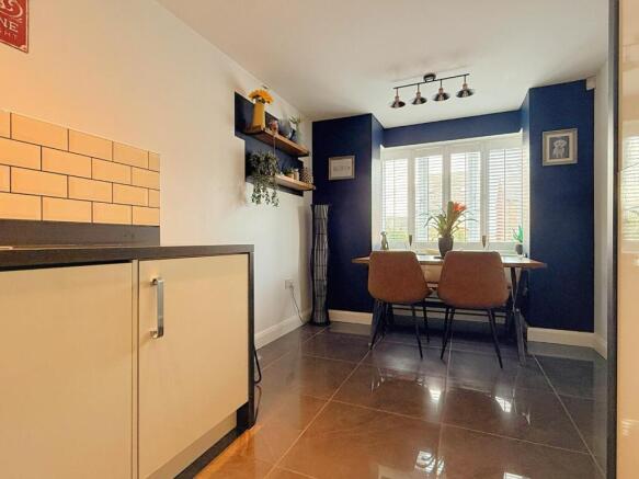 4 bed Detached for sale Image 7
