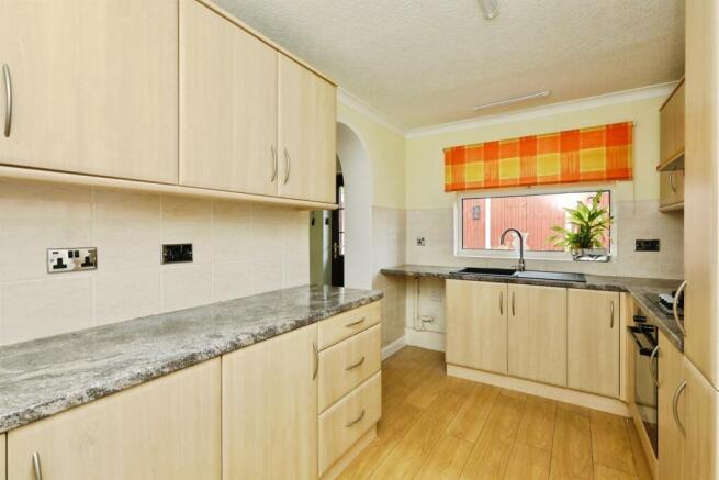 3 bed Detached Bungalow for sale Image 3