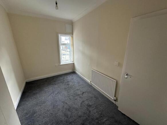 2 bed Terraced to rent Image 9