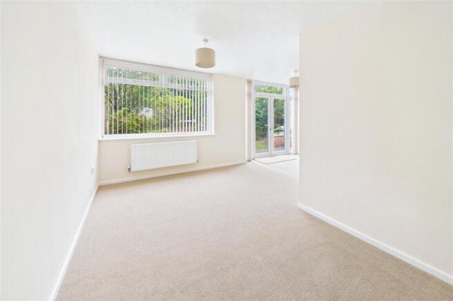 3 bed Semi-Detached for sale Image 10