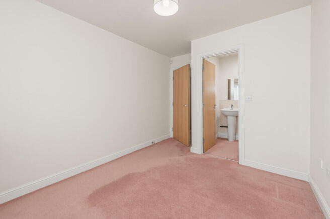 2 bed Apartment for sale Image 5
