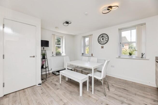 2 bed Semi-Detached for sale Image 3
