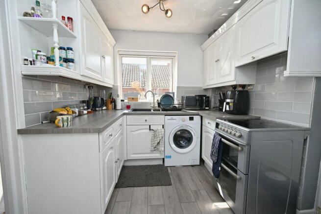 3 bed Semi-Detached for sale Image 6