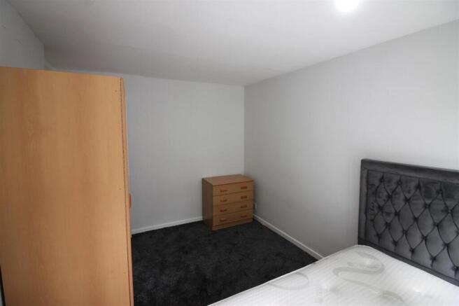 3 bed House to rent Image 6