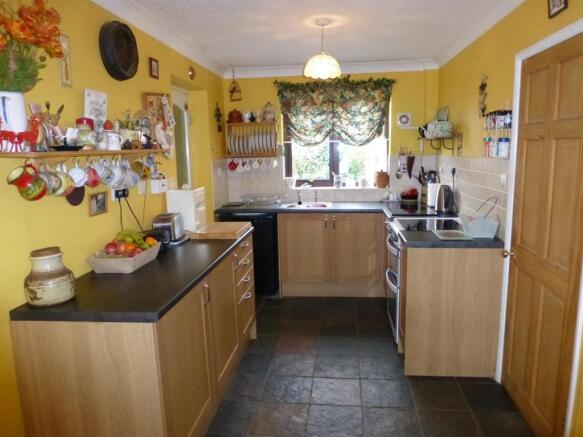 KITCHEN DINER