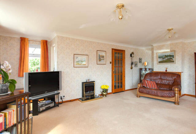 Living Room (2)