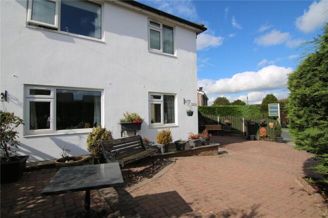 Front Garden/Parking