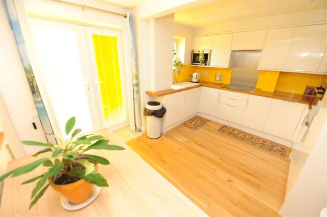 3 bed Town House for sale Image 8
