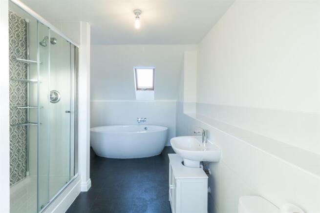 En Suite Bathroom 