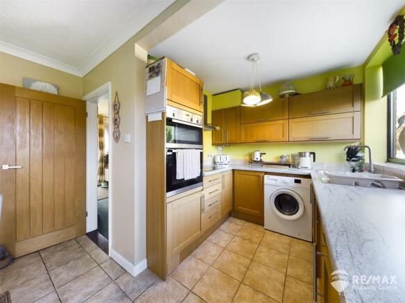 Kitchen Area.jpg