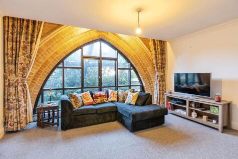 Arundel Square, London, N7