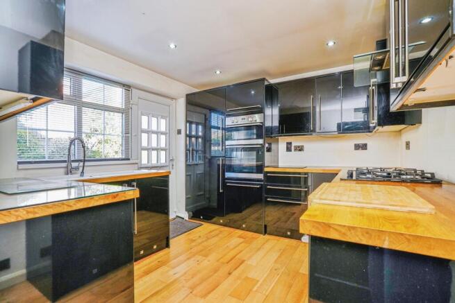 3 bed Detached for sale Image 6