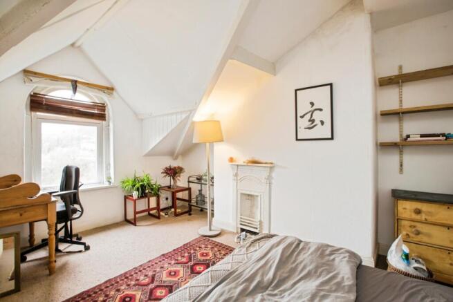 4 bed Terraced for sale Image 12