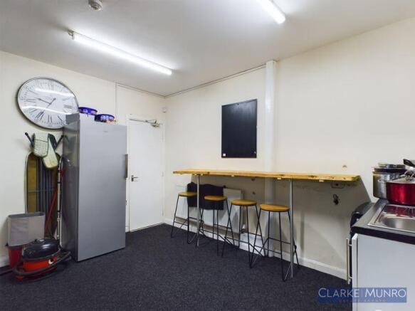 1 bed House Share to rent Image 11