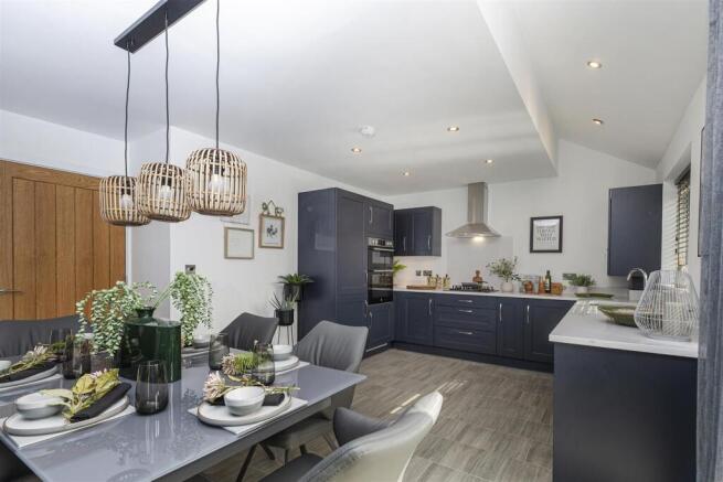 4 bed Town House for sale Image 7