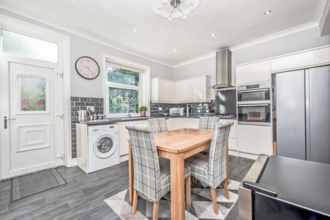 4 bed Terraced for sale Image 4