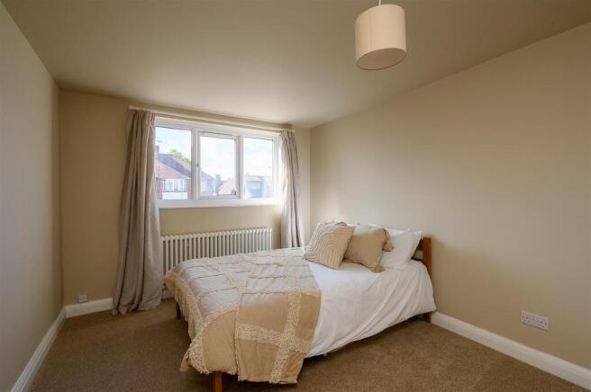 4 bed Semi-Detached for sale Image 8
