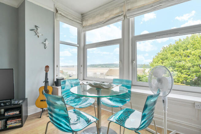 Living / Dining R...