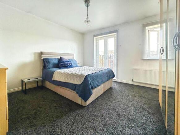 4 bed Semi-Detached for sale Image 9