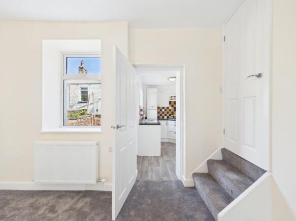 2 bed Terraced to rent Image 7