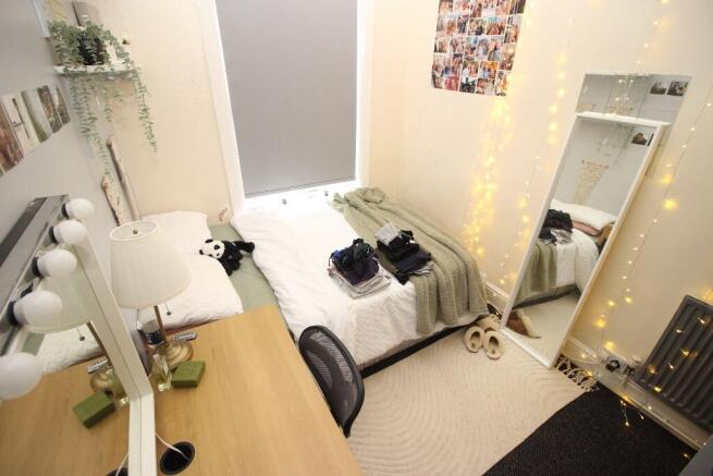 6 bed Terraced to rent Image 11