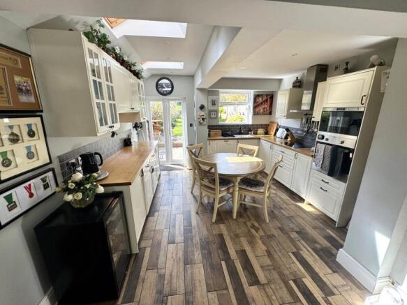 Kitchen/Dining Room