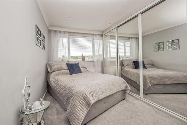 3 bed Semi-Detached for sale Image 11