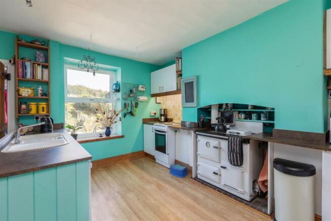 Hill Cottages 28 Kitchen Dining Room-2.jpg