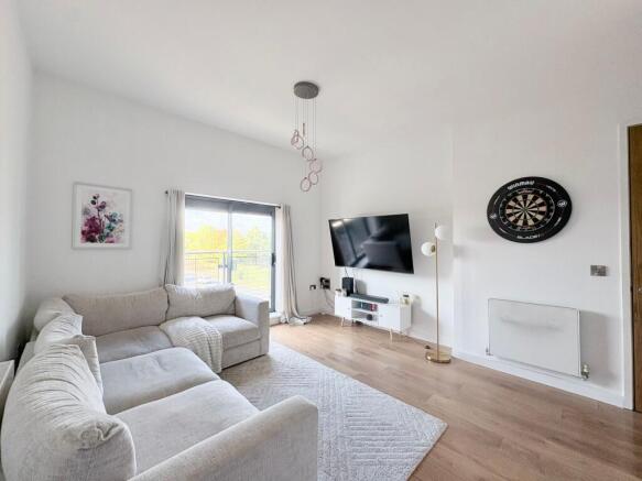 2 bed Apartment for sale Image 4
