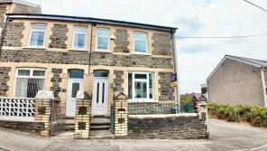 5, Rhosnewydd Terrace, Gordon Road, Blackwood NP12 1DT