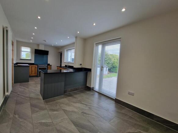 Kitchen/Dining Area