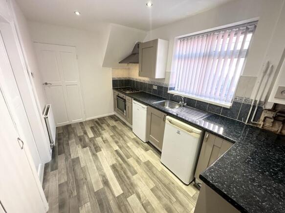 3 bed Semi-Detached to rent Image 8