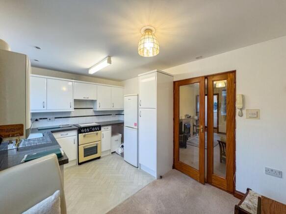 1 bed Ground Flat for sale Image 5