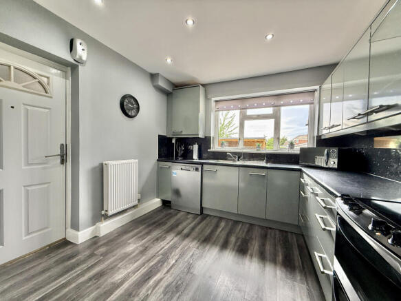 2 bed Semi-Detached for sale Image 7