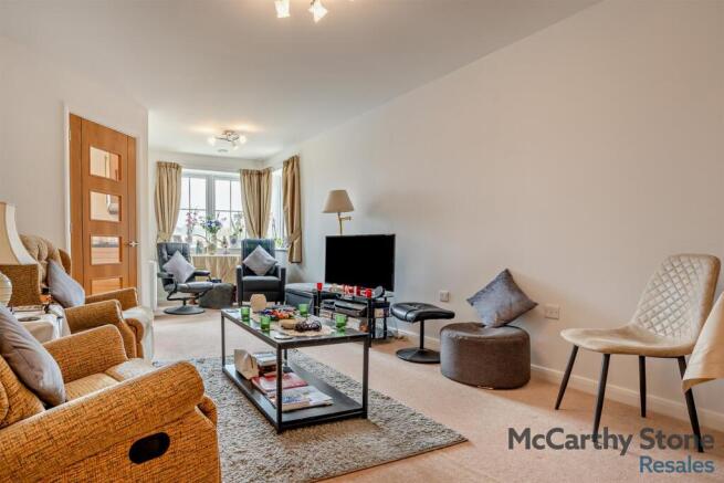 2 bed Apartment for sale Image 11