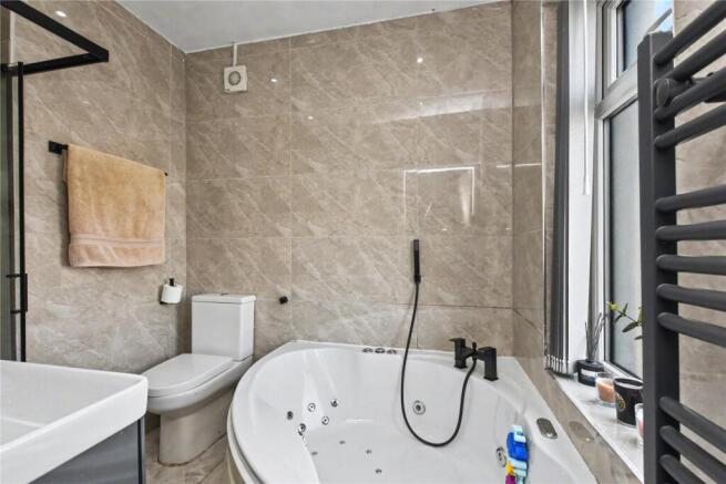 3 bed Semi-Detached for sale Image 8